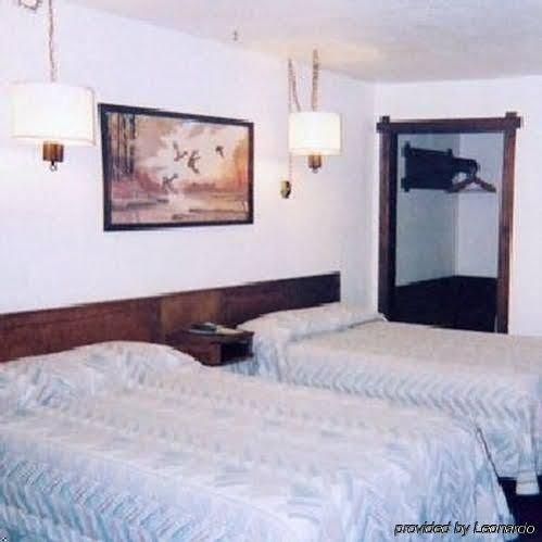 Budget Host Longhorn Motel Byers Eksteriør billede